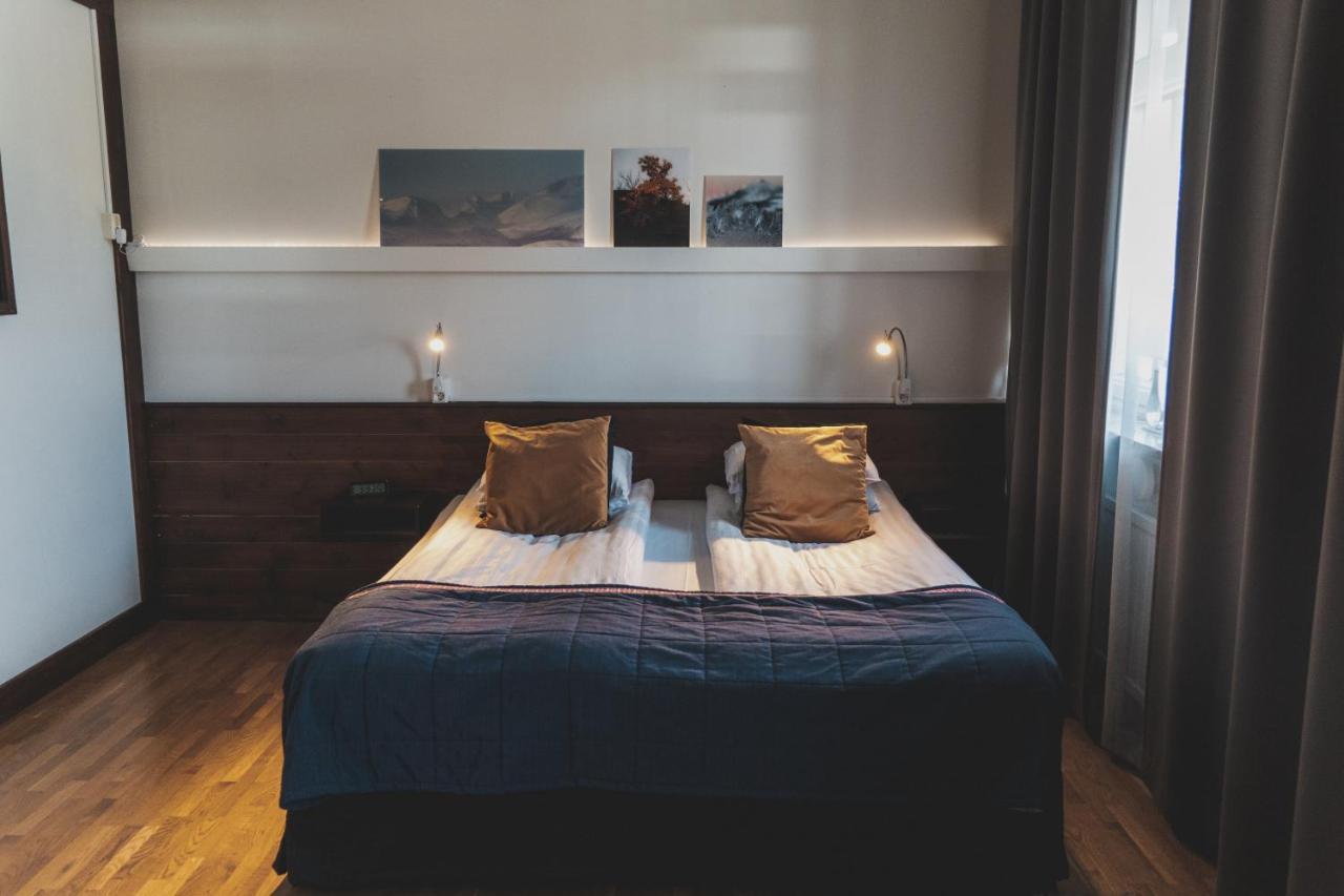 Western Arctic Eden Hotel