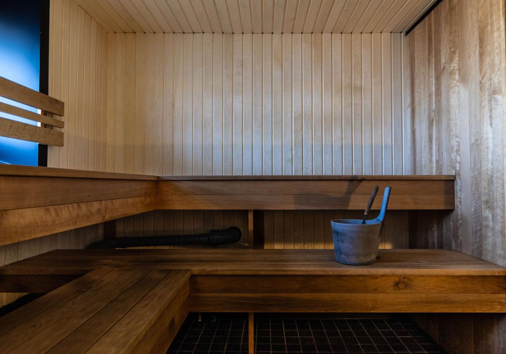 Western Arctic Eden Hotel 3*